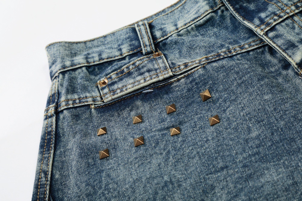 Men's Vintage Washed Blue Distressed Denim Shorts Rock And Roll Studded Details Relaxed Fit Cargo Shorts_mkmklike.com