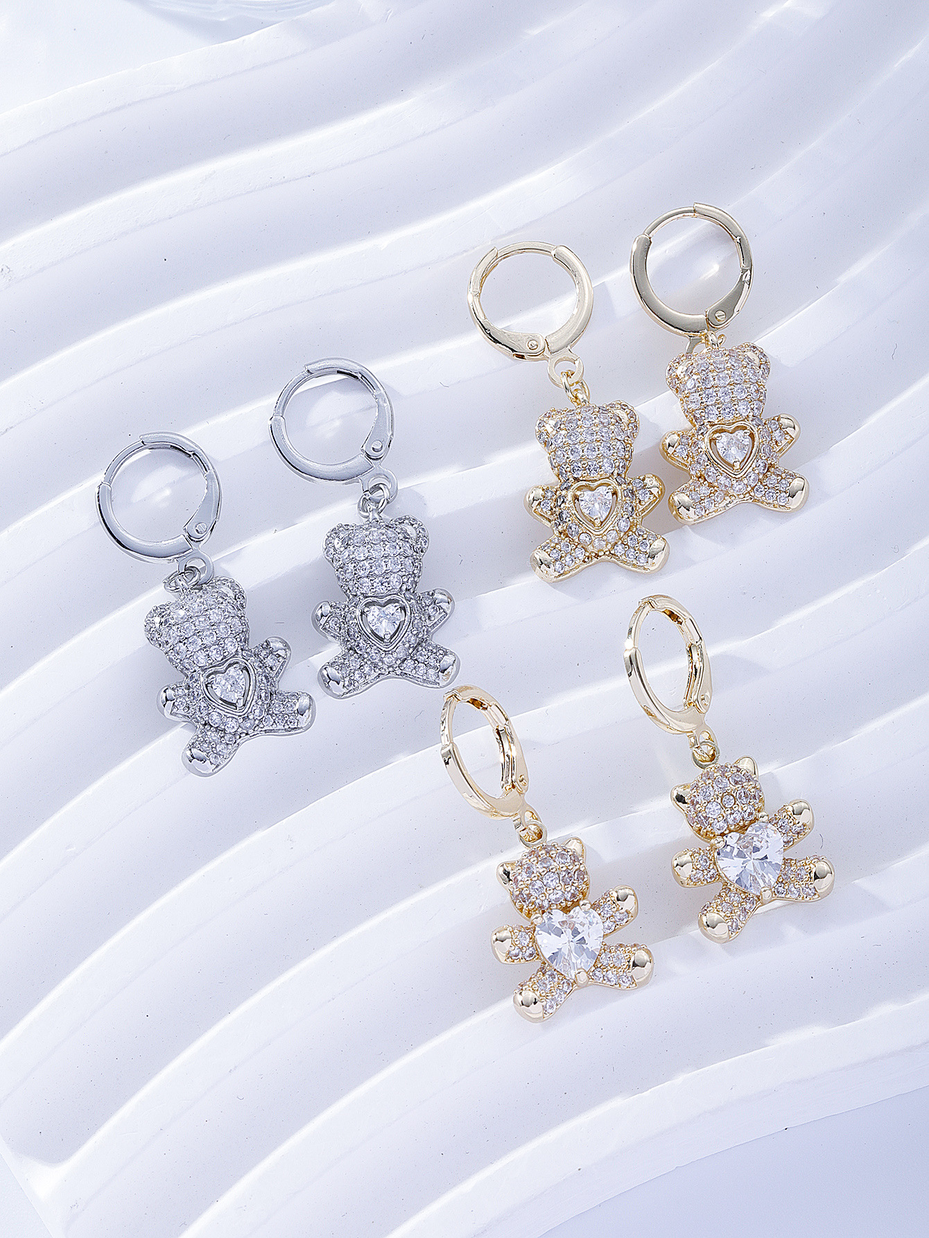 1 Paire Style De Bande Dessinée Mignon Ours Forme De Cœur Incruster Le Cuivre Zircon Boucles D'oreilles display picture 3