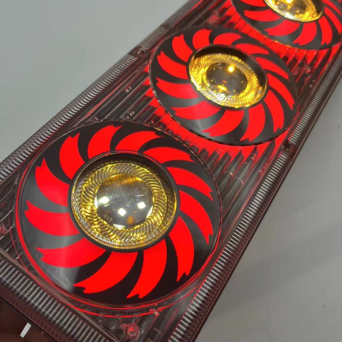 New truck rear tail light assembly 24V universal led Jiefang Howo Ouman high-brightness waterproof flash trailer tail light