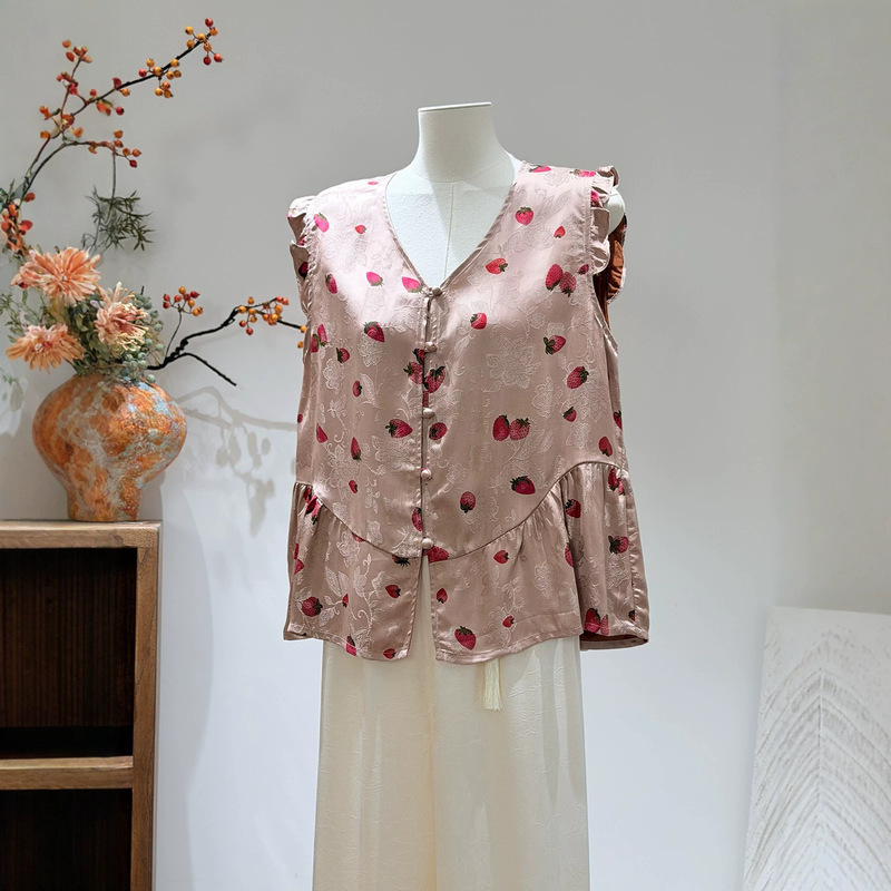 Sweet and Youthful Strawberry Print V-Neck Shirt for Women, New Summer Fashion with Ruffled Edges, Sleeveless Casual Cardigan Blouse Sweet and Youthful Strawberry Print V-Neck Shirt for Women, New Summer Fashion with Ruffled Edges, Sleeveless Casual Cardigan Blouse