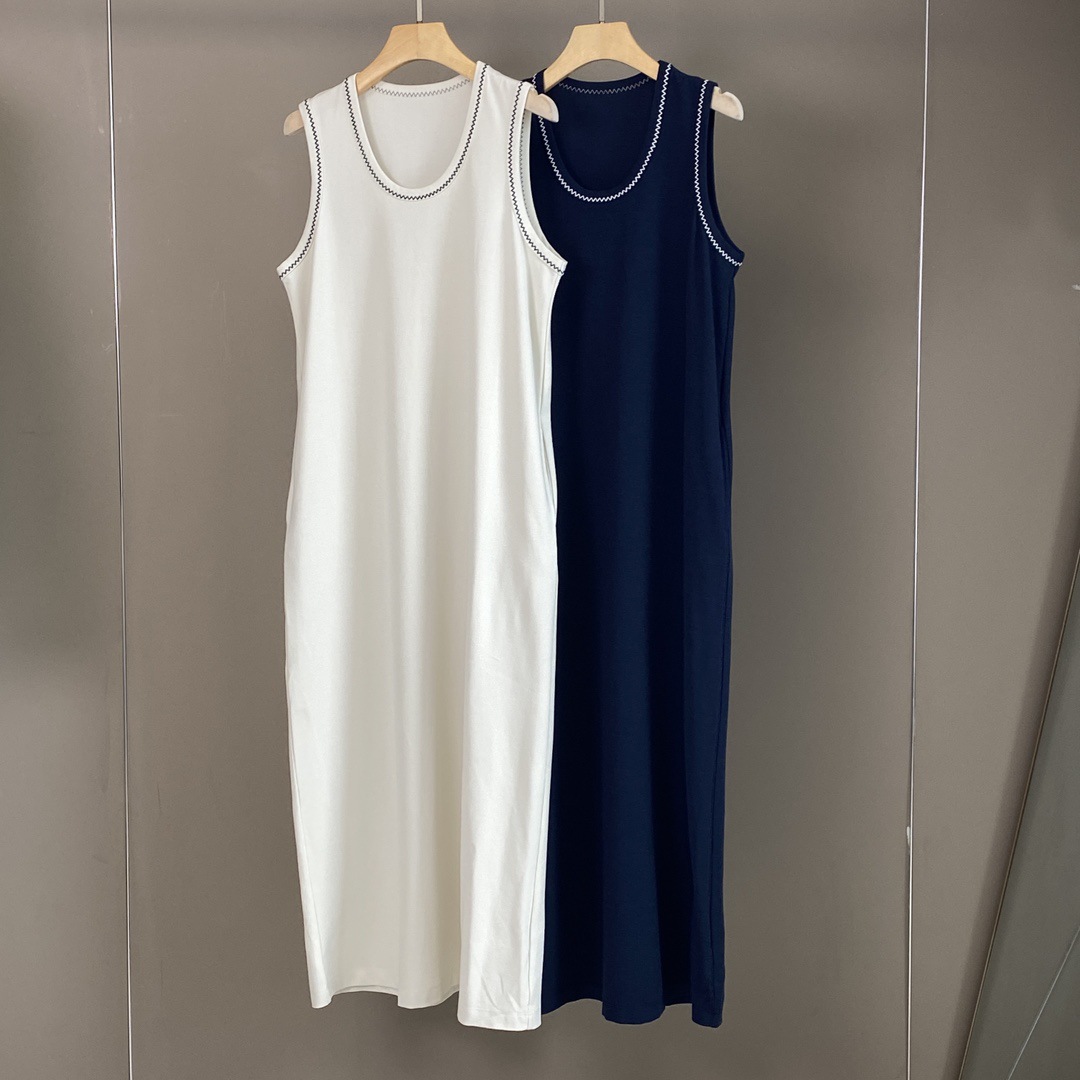 Summer cotton comfortable dress with sleeves with a round collar…