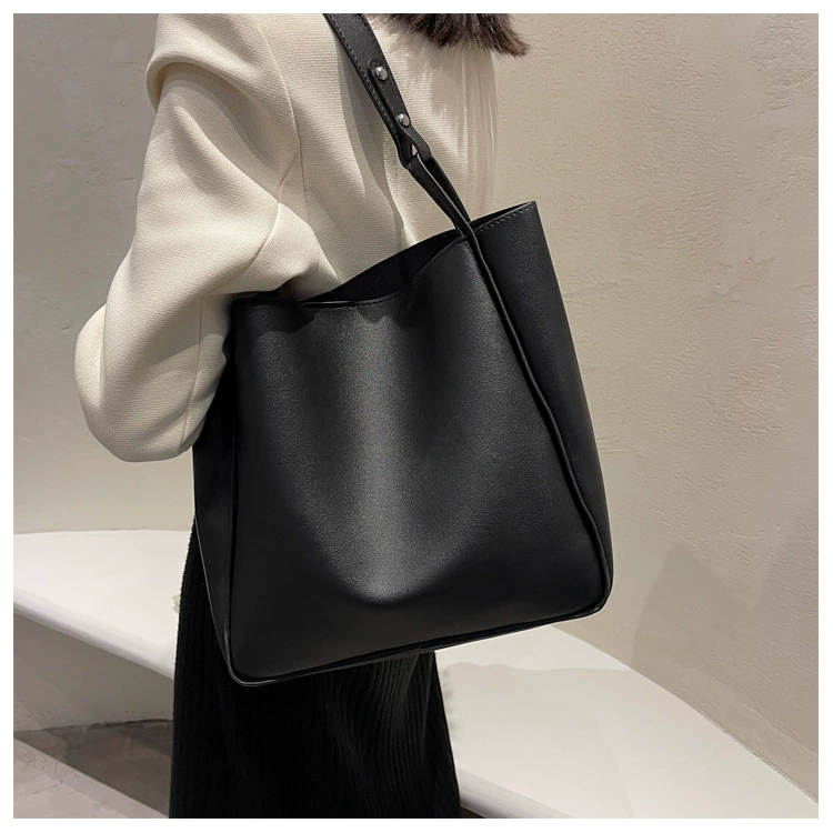 Japanese retro underarm bag, compact shoulder tote, 3 colors (black/white/caramel)