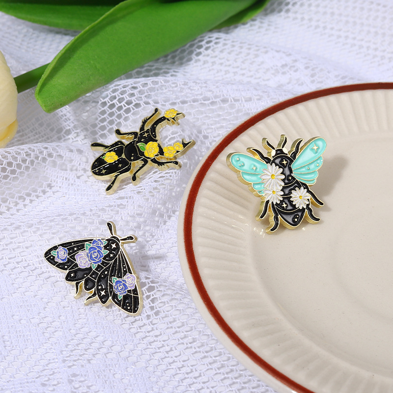 Insect Pattern Unisex Gender Fashion Pin Insect Alloy Plating Unisex Brooches