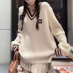 韩系穿搭学院风v领毛衣女秋冬白色外穿套头针织衫慵懒感上衣