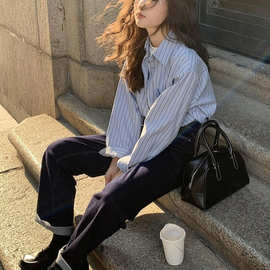 你好卡农~ 绒感条纹贴袋衬衫女秋2025新款设计感宽松休闲长袖衬衣