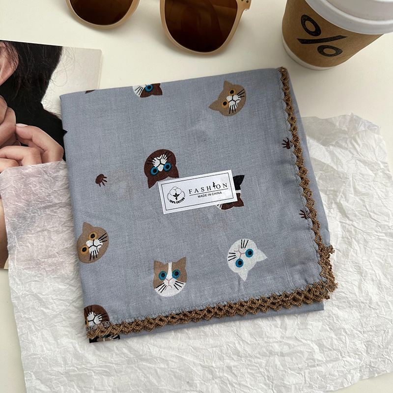 Lindo Gato brumoso azul