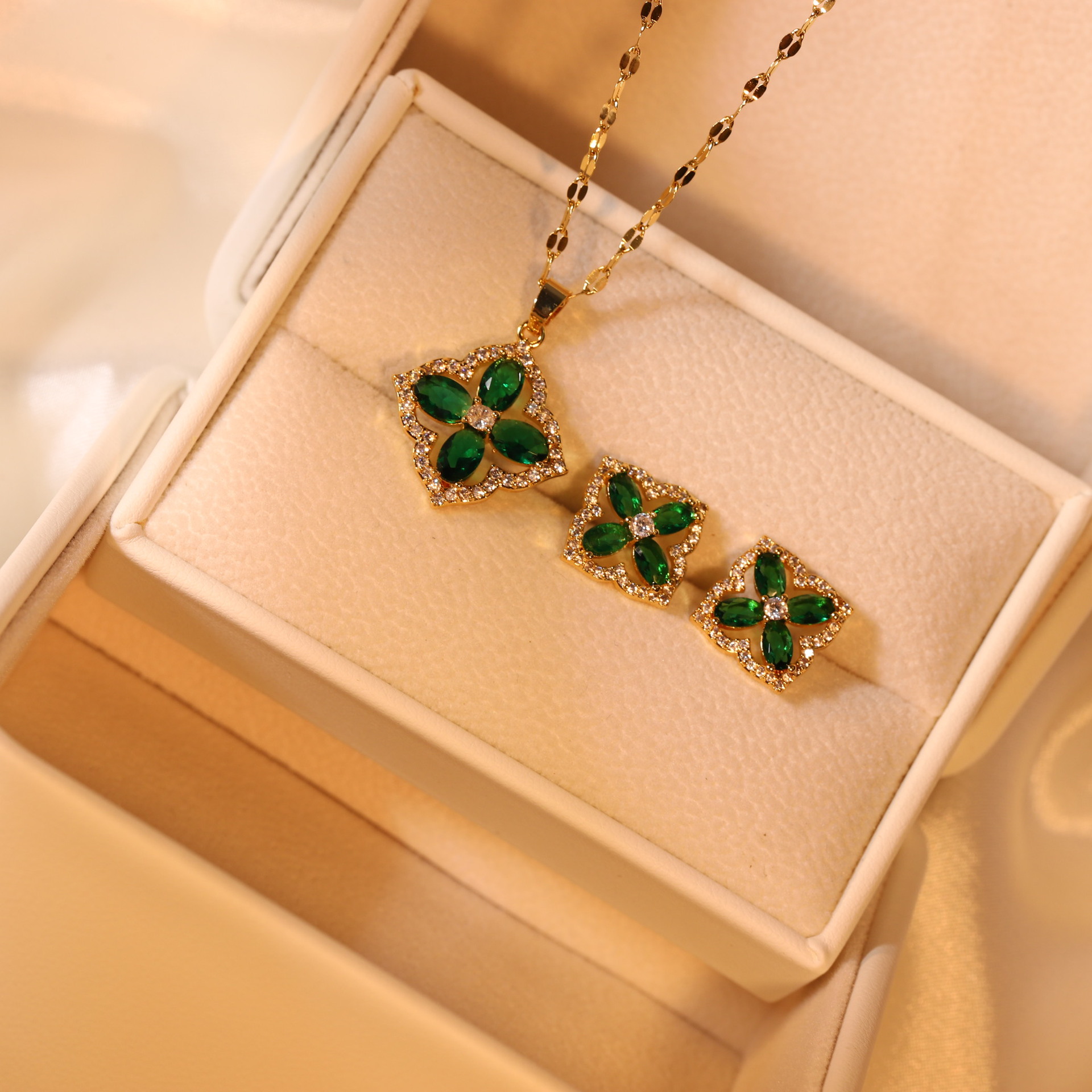 Retro Four Leaf Clover Titanium Steel Inlaid Zircon Earrings Necklace