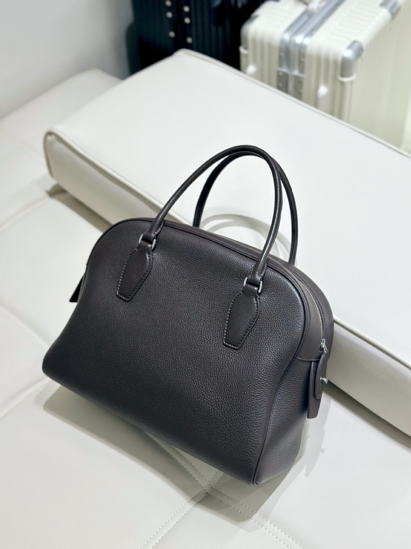 ボーリング大容量レトロボストンバッグ女性のトップ層は鹿牛革の高級感に似せてブリーフケースを手に入れます。