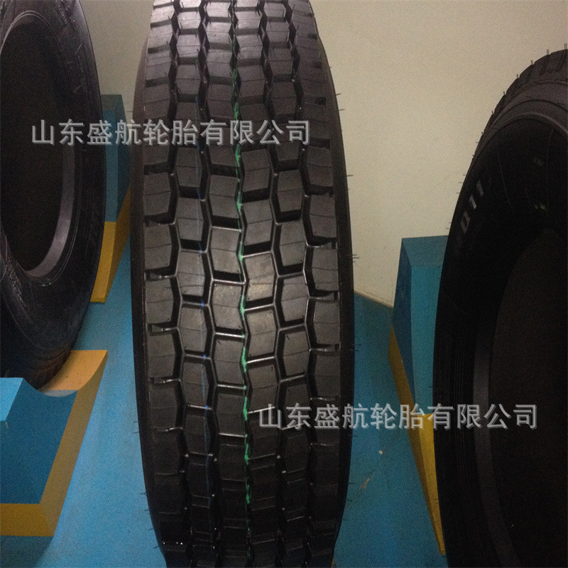 货挂车真空轮胎295/315/80R22.5 385/65R22.5全钢耐磨运输车轮胎