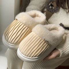 シンプルな綿のスリッパの女性の秋冬の防水pu皮のベルベットの厚い毛のカップルの室内の家の滑り止めの外に男を着る