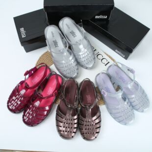 �F؛2022÷��ɯŮЬMelissa������Ь�W��ƽ���U�Տ͹Ű��^����Ь