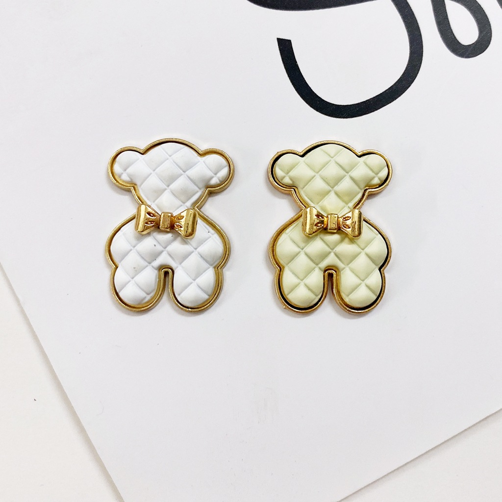 Nuevo creativo pintura en aerosol oso diy accesorios de joyería teléfono móvil shell material de belleza aleación oso accesorios para el cabello pajarita ins