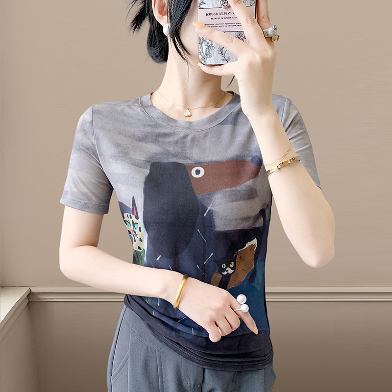 회색