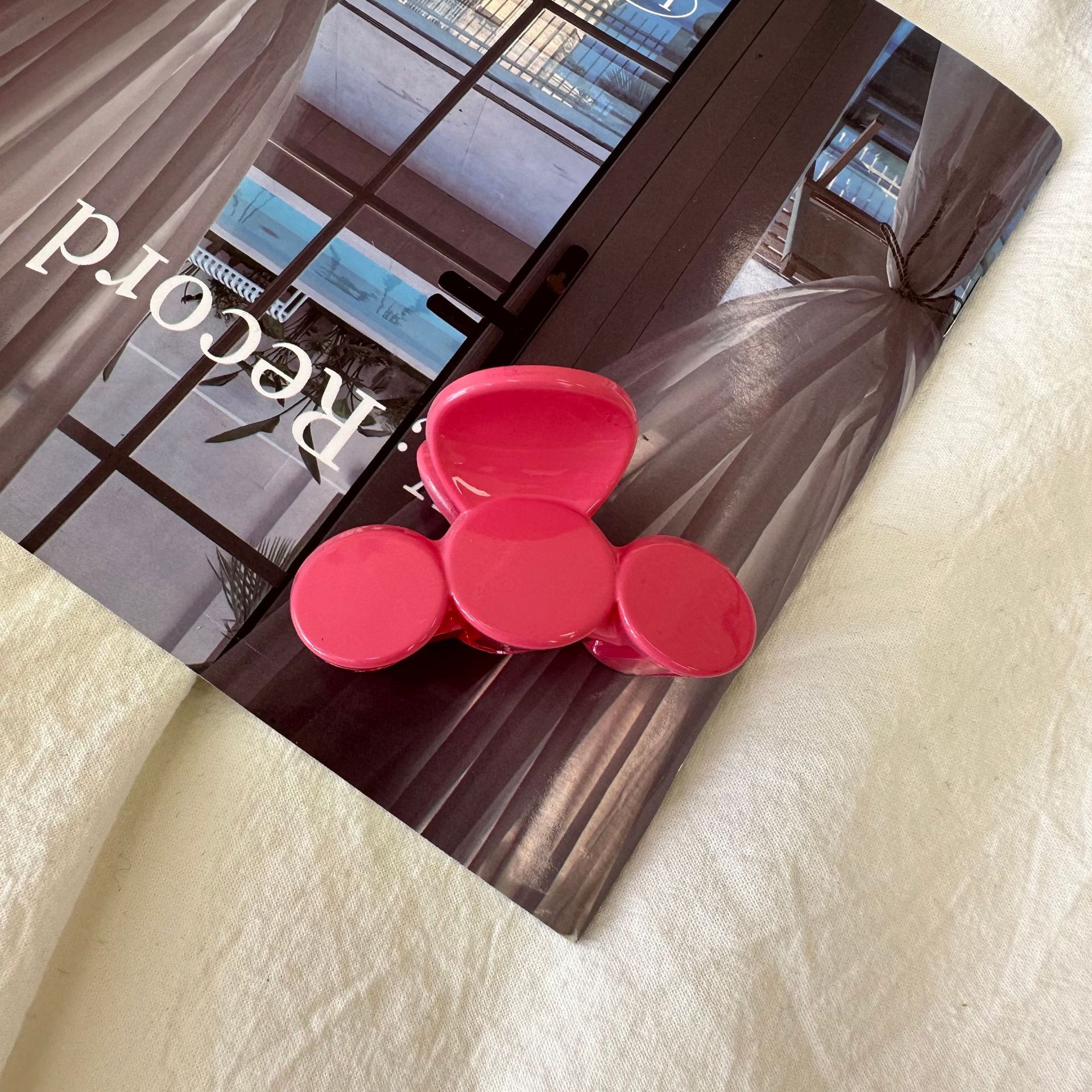 Eleganter, schlichter, hoher Pferdeschwanz-Clip im rosafarbenen Stil, Haarclip in kleiner Größe, internetberühmter Pony-Clip für Damen im Internet, für das Vorwort_voghion.com