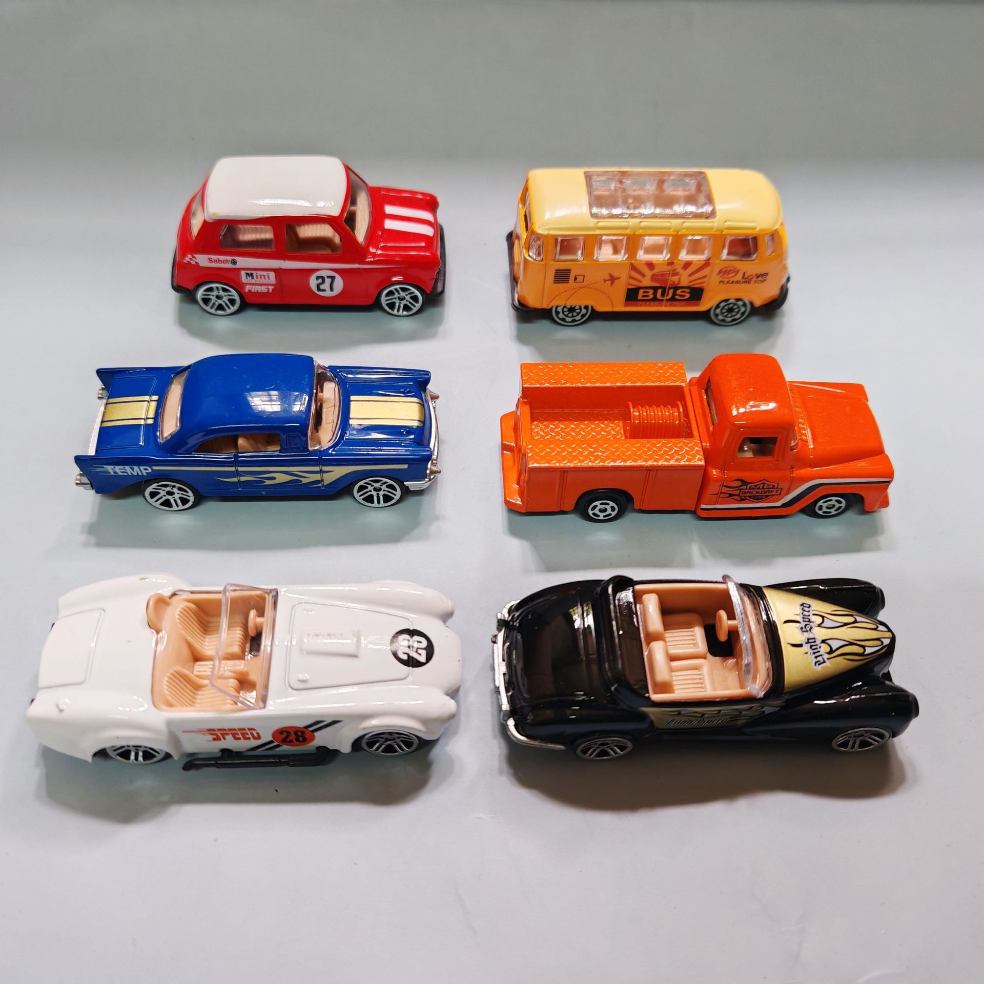 D 합금 슬라이딩 레트로 클래식 자동차 [6개 패키지, 6개 복수,]