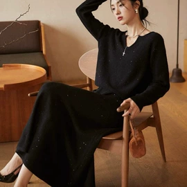 女式针织衫;连衣裙;女式羊毛衫