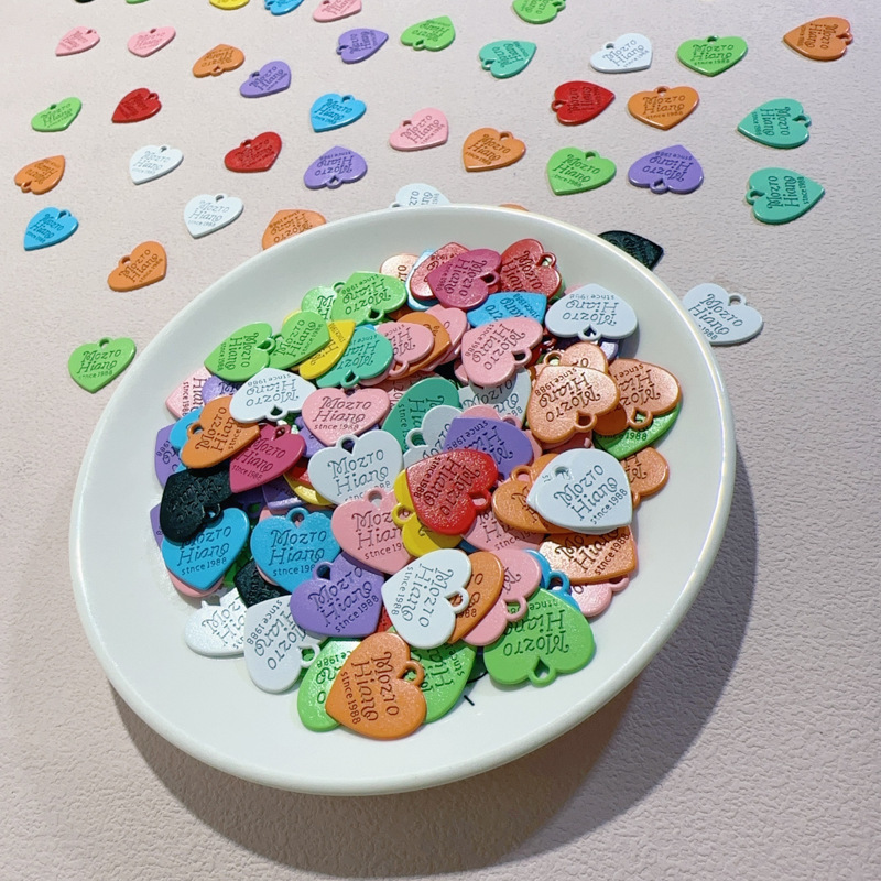 漆の愛の色の文字のペンダントの英語のドーパミンの男女はdiyペンダントのアクセサリーの合金の部品の卸売りができます。|undefined