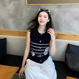 女式针织衫;连衣裙;女式羊毛衫