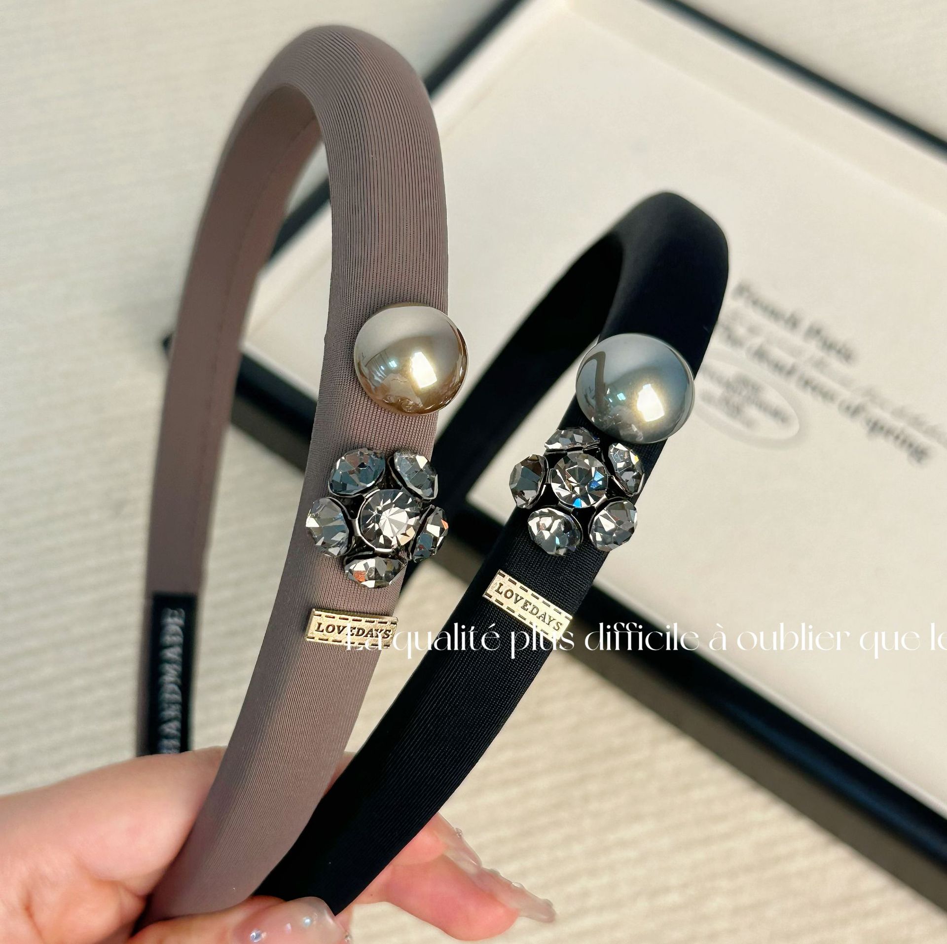 Bandeau en éponge élégant de luxe léger de style français avec diamants incrustés de haute qualité, tête de mort augmentée, pression supérieure, épingle à cheveux fine, nouveaux accessoires pour cheveux_voghion.com