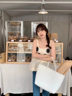 ins刺绣性感修身吊带女内搭夏季甜辣风休闲背心外穿短款上衣