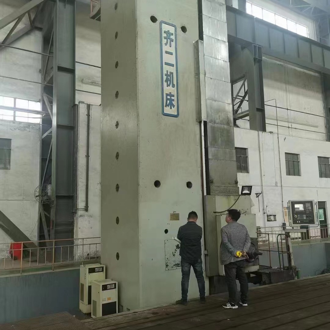 转让齐二TK6926数控落地镗铣床镗轴直径260主机重量:205T