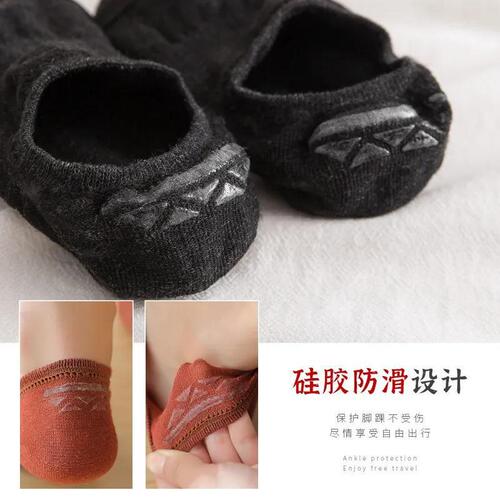 Socks for women summer solid color shallow socks invisible non-slip silicone women's socks spring and autumn tide absorbent sweat-proof and deodorant boat socks for women