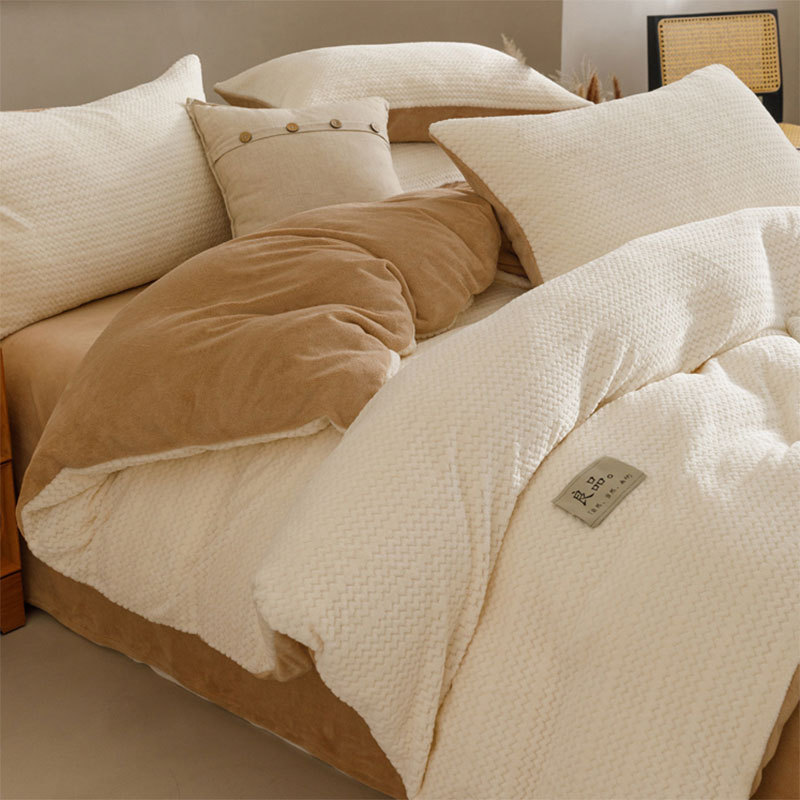 Luz lujosa cama de seda de cuatro piezas set2025 nuevo otoño invierno engrosado coral edredón cubierta cama gaza set de tres piezas