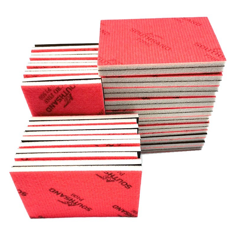 В наличии в Гуандуне: наждачная бумага на велюровой основе 100*70 для полировки и шлифовки пластиковых корпусов и фурнитуры мобильных телефонов, коричневая губчатая наждачная бумага.