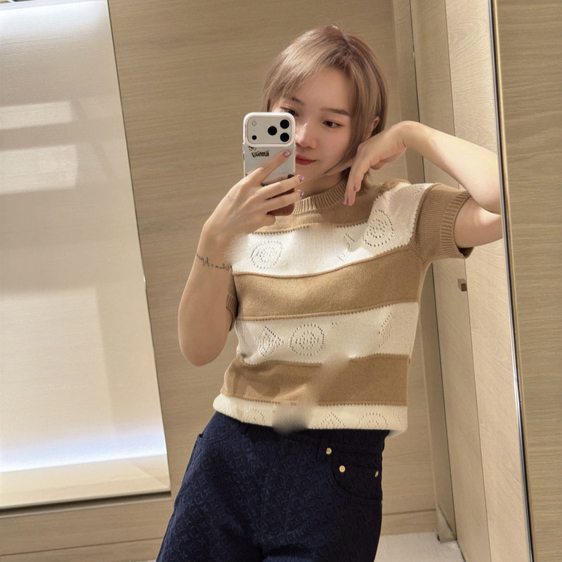 Shenzhen Nanyou High-Quality L Brand 26 Early Spring New Letter Hollow-Out Round Neck Short-Sleeve Knit Top for Women Shenzhen Nanyou High-Quality L Brand 26 Early Spring New Letter Hollow-Out Round Neck Short-Sleeve Knit Top for Women