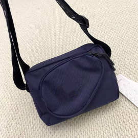 男女同款相机包隔层立体拉链袋记者包鱼款斜挎包网球运动大容量包