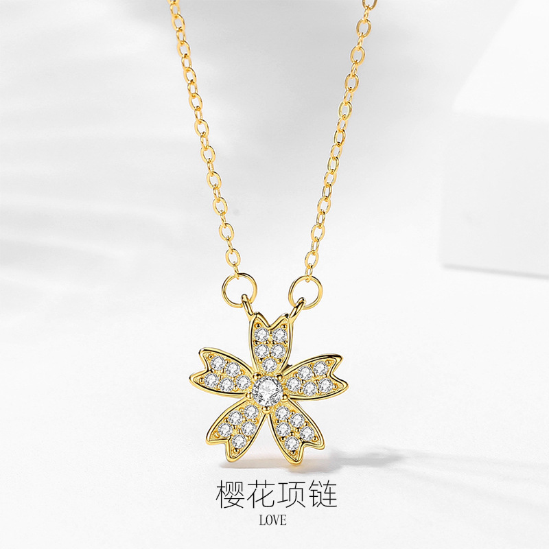 S925 plata esterlina simple luz lujo nicho diseño sentido Sakura flor collar femenino Hada clavícula cadena regalo de cumpleaños