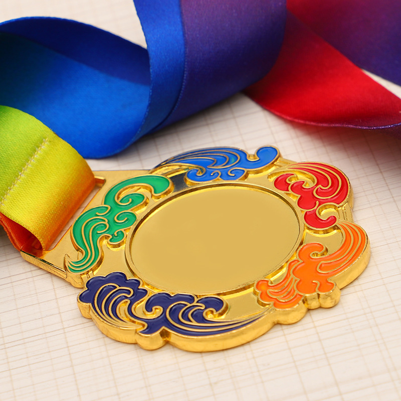 The general-purpose metal medal for the launch, with painted logo, is a gold, silver, and bronze metal prize for sports competition, which can be printed with a logo.