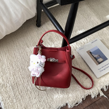 �羳�＾���s�����С���Ů2026�¿���֦�yˮͰ���ٴ�μ�б���