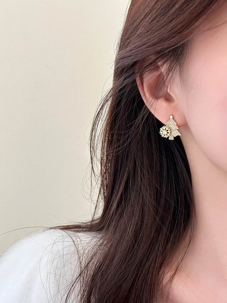 Christmas earrings rotating Christmas tree S925 silver needle earrings unique design rotating earrings Christmas tree earrings_voghion.com