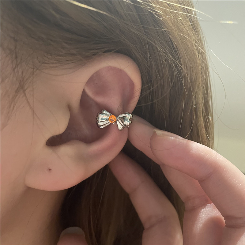 Simple Bow Diamond-studded Ear Bone Clip display picture 4