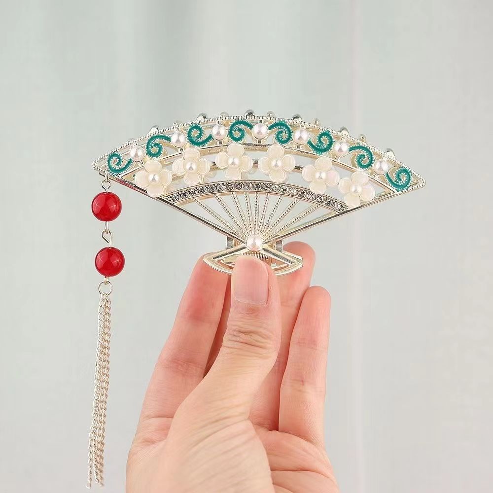 Women's Chinoiserie Retro Geometric Alloy Tassel Plating Inlay Artificial Pearls Rhinestones Hair Claws display picture 2