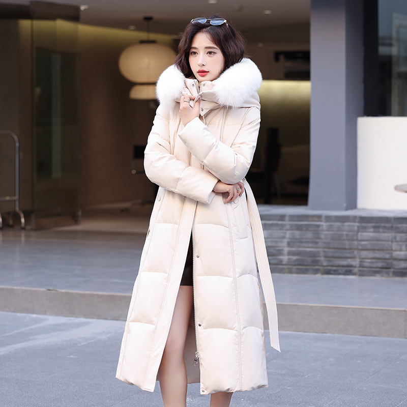 오프화이트 + 큰 여우 모피 칼라