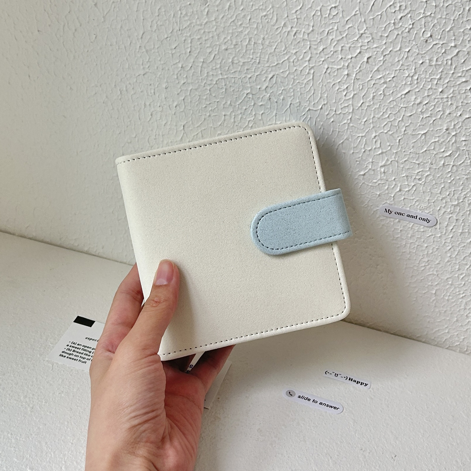 Álbum de hojas sueltas con diseño de estrellas y colores combinados, 3 anillas – para coleccionar tarjetas de idols.