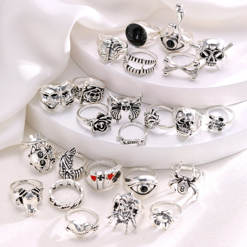New Dark Hip-Hop Skull Spider Diamond Playing Cards Exaggerated Retro Ring Set of 24 Punk Accessories