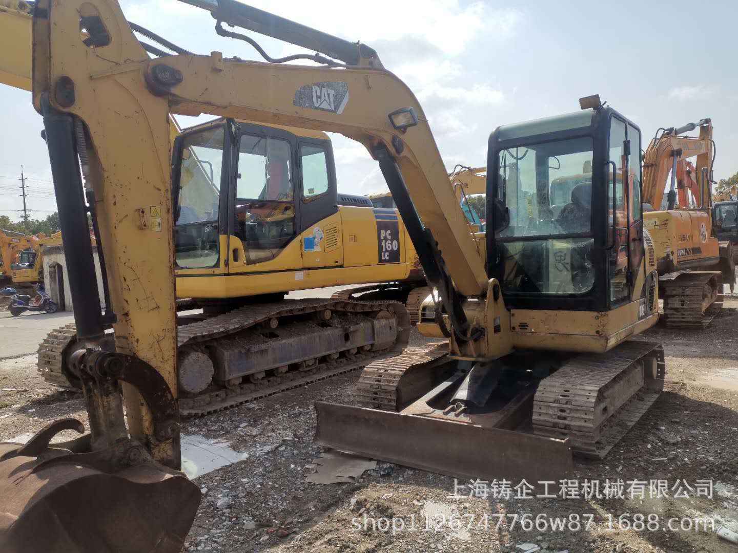 卡特彼勒CAT305挖掘机九成新小型挖机