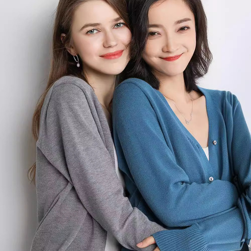 2025 Spring Core-Spun Yarn V-Neck Loose Oversized Soft Long-Sleeve Knit Cardigan Simple Women's Sweater Coat