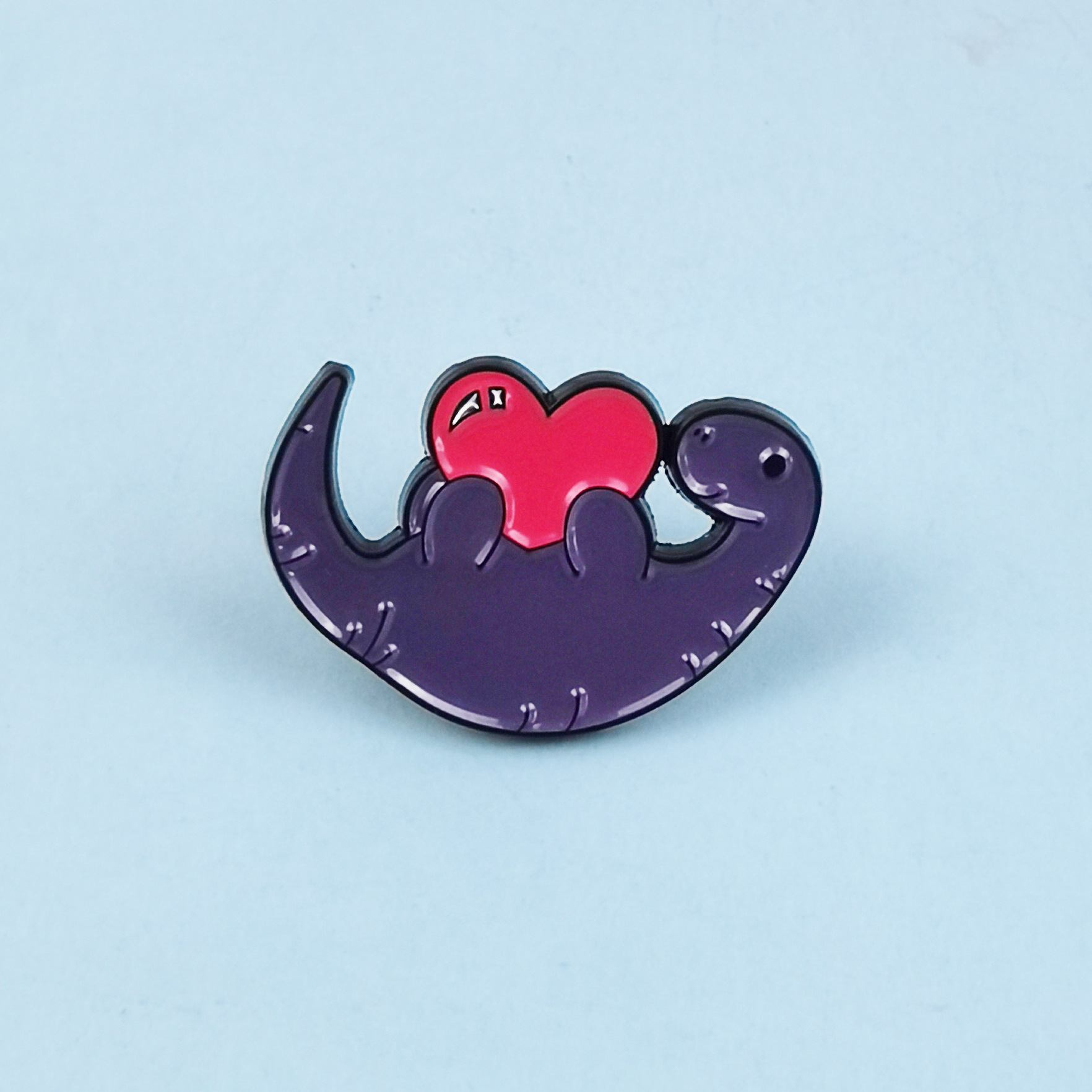 Lindo y lindo broche de dinosaurio pequeño, personalidad, estilo de dibujos animados, accesorios de mochila, accesorios de insignia de aleación de aceite de goteo de alfiler