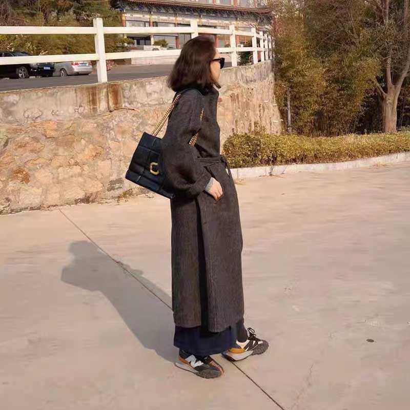 2024 년 새로운 가을과 겨울 양모 실크 토끼 모피 레이스 업 여성용 긴 양면 모직 코트