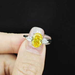 Cultivated Diamond Gold Ring Three Diamond Wedding Ring Women's Oval 18K Gold Set with Yellow Diamond 1.1 Carat Platinum Ring Empty Support