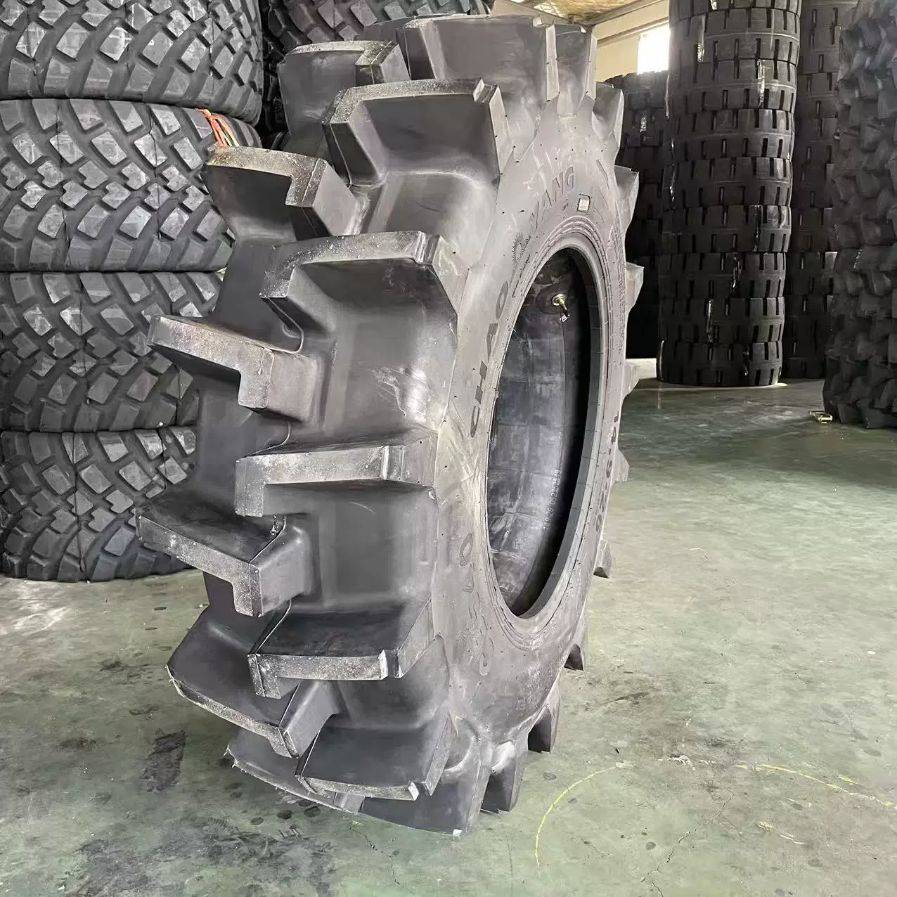 拖拉机轮胎14.9-26高花PR-1含内胎水田赤牙轮胎