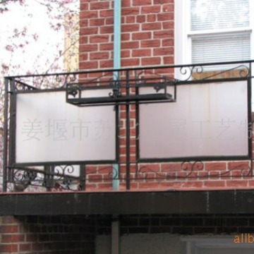 欧式铁工艺阳台防护栏 铁艺平台防护栏杆 金属工艺阳台铁栏杆