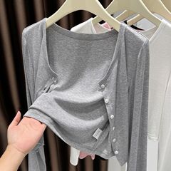 春と秋のニットのコートのストールは女性の夏の外でサスペンダーのスカートのブラウスのカーディガンの薄いタイプのエアコンのシャツを配合します。