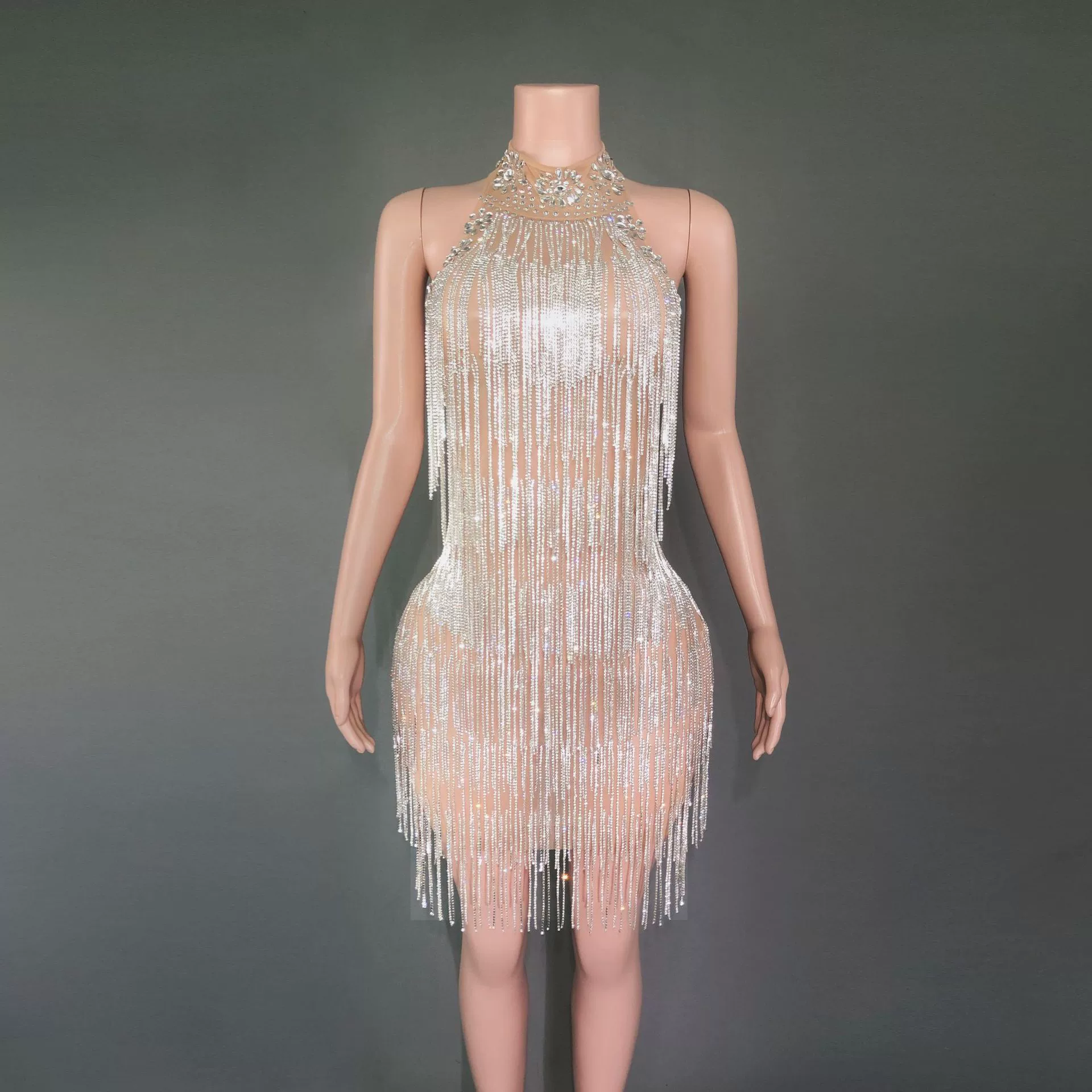 STOCK новый европейский и американский танцевальный спектакль с длинными кисточками со стразами