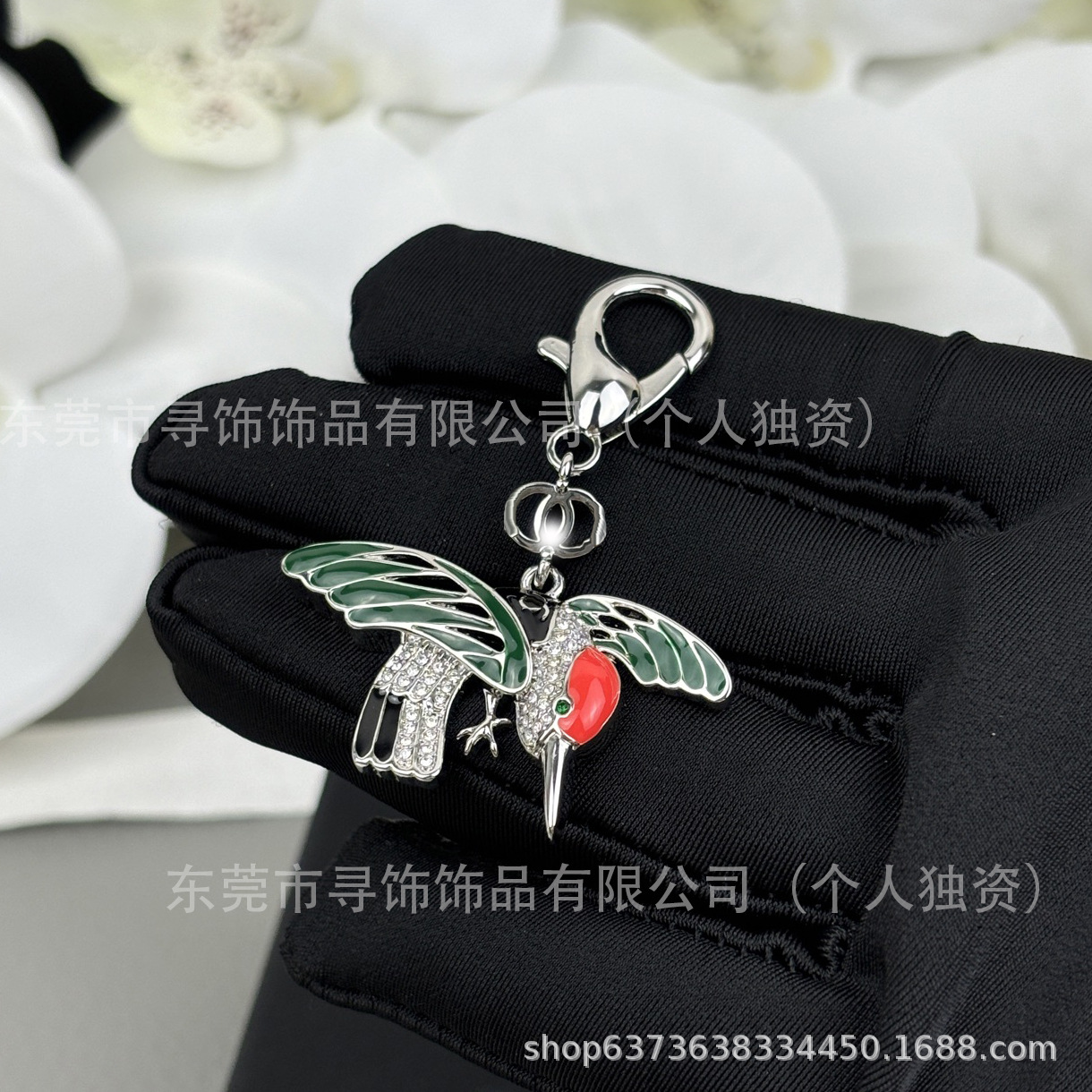 New Chanel-Style High-End Elegant Green Enamel Hummingbird Letter Double C Brooch Chinese Style Coat Accessory Chest Ornament