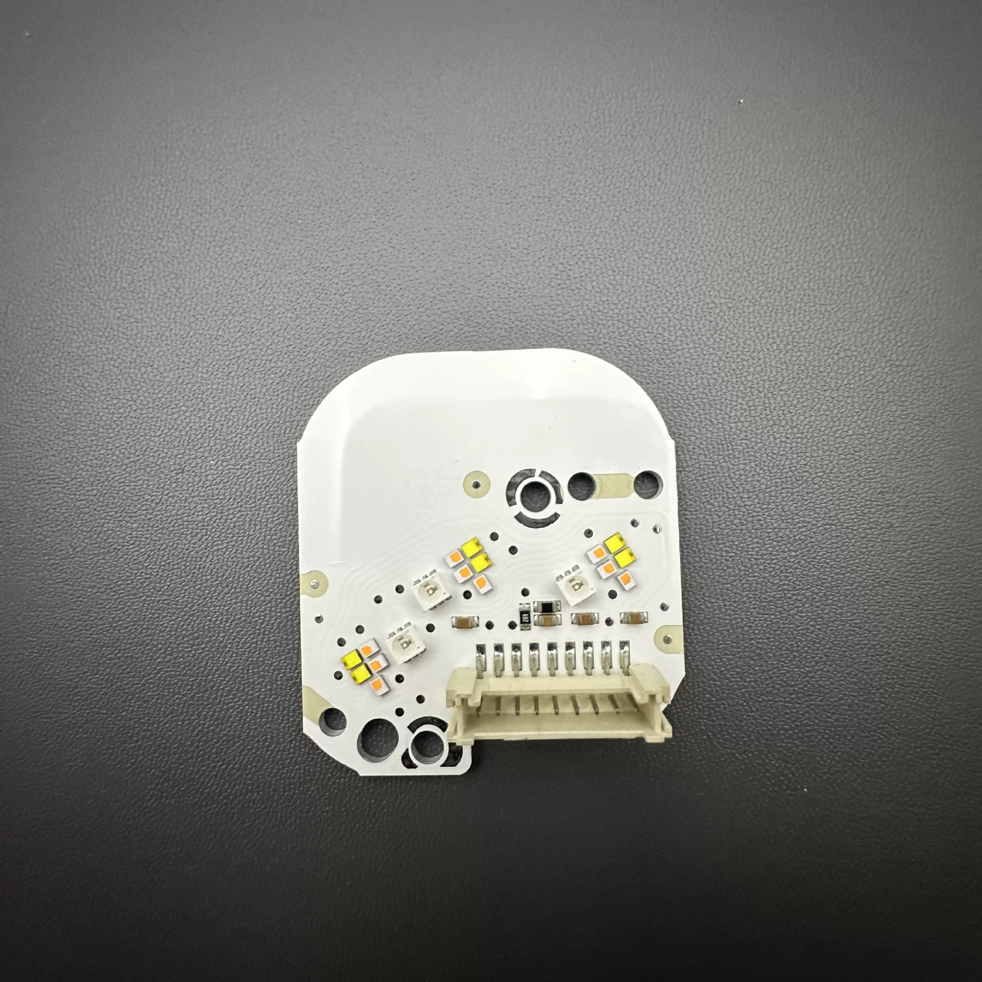 Light source chip, sub-factory plug, main driver